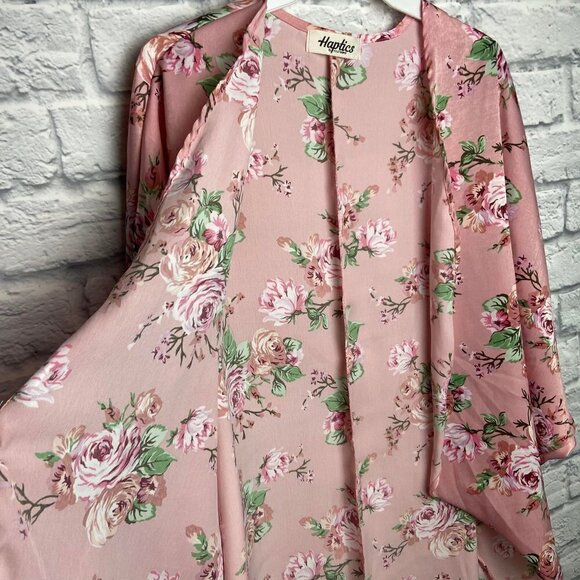 Haptics Pink Satin Floral Oversized Kimono size Small - Picture 4 of 9